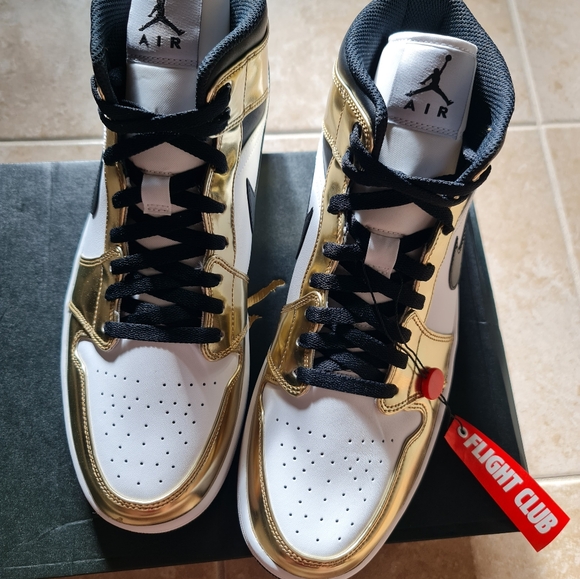 NWT Air Jordan 1 Mid SE "Metallic Gold" sneakers, Size 12 - Picture 7 of 8